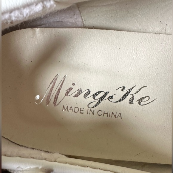 White leather bridal shoes with floral appliqué - Picture 4 of 12